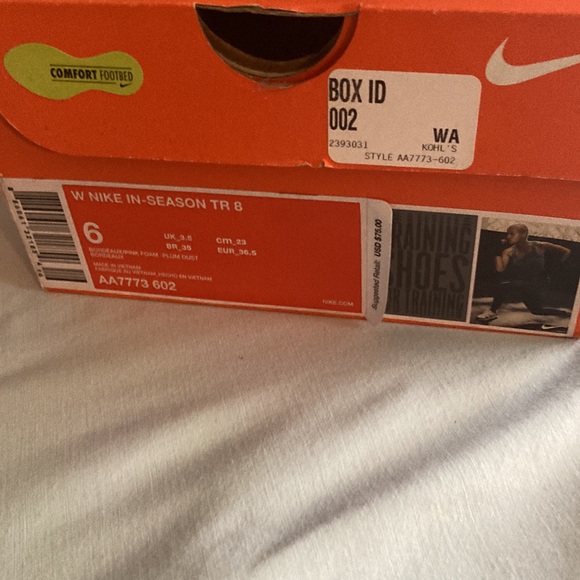 Sneakers - Picture 3 of 6